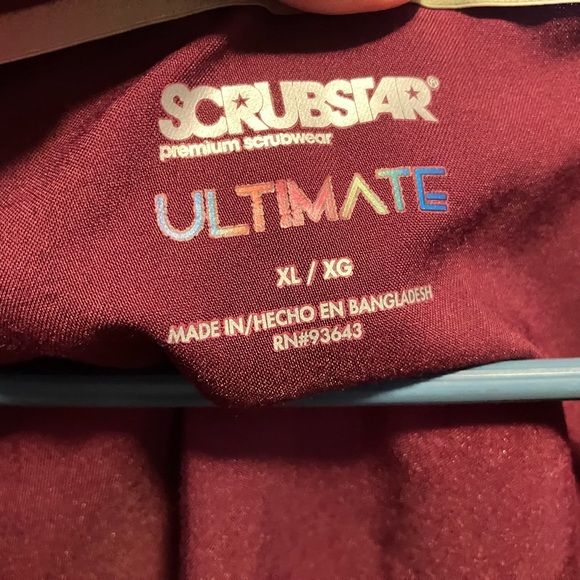 BUNDLE OF 8 SCRUB TOPS - Picture 13 of 15